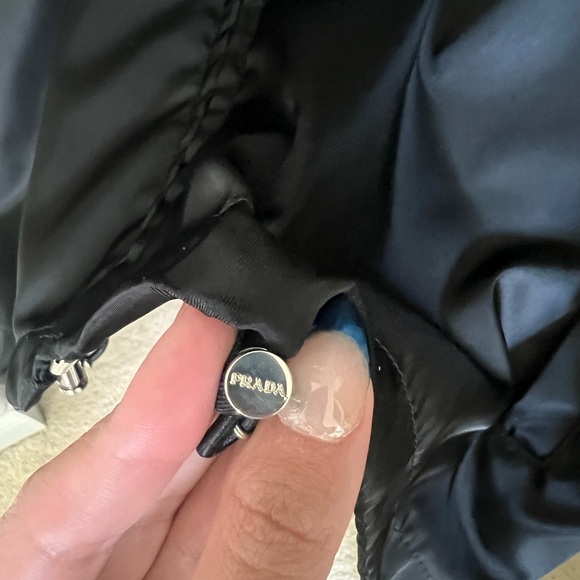 Prada 2020 re-nylon rain jacket with subtle Prada details worn once. - Picture 11 of 11